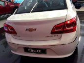 Bán Chevrolet Cruze LTZ đời 2017, màu trắng, 699tr