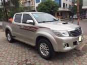 Bán Toyota Hilux đời 2014, màu bạc chính chủ, giá tốt