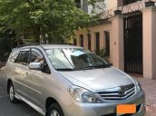 Bán Toyota Innova 2.0 G đời 2010, màu bạc xe gia đình