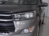 Cần bán Toyota Innova năm 2017, màu xám, giá 750tr