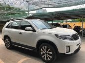 Cần bán xe Kia Sorento đời 2015, màu trắng còn mới, giá 825tr