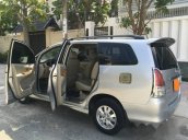 Bán Toyota Innova 2.0 G đời 2010, màu bạc xe gia đình