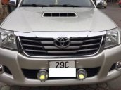 Bán Toyota Hilux đời 2014, màu bạc chính chủ, giá tốt