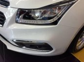 Bán Chevrolet Cruze LTZ đời 2017, màu trắng, 699tr