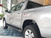 Bán Toyota Hilux 2.4E 2017 mạnh mẽ, tính tế, nhập khẩu nguyên chiếc từ Thái Lan