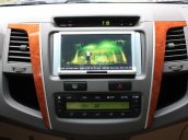 Bán Toyota Fortuner V 2010, 2 cầu, màu đen, cực mới