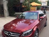 Cần bán lại xe Mercedes C200 sedan màu đỏ, ít sử dụng