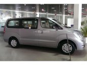 Bán xe Hyundai Starex 2017, 6 chỗ màu bạc, nhập khẩu Hàn Quốc, máy dầu, giá tốt nhất