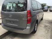 Bán xe Hyundai Starex 2017, 6 chỗ màu bạc, nhập khẩu Hàn Quốc, máy dầu, giá tốt nhất