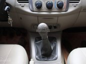 Bán xe Toyota Innova E SX 2015, màu bạc, số sàn