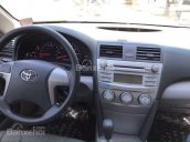 Cần bán Toyota Camry LE đời 2010, màu đen, xe nhập