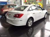 Chevrolet Cruze LT 1.6L màu trắng 5 chỗ, mua xe trả góp, giao xe tận nơi - LH: 0945.307.489