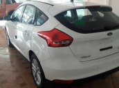 Cần bán xe Ford Focus Trend 1.5AT sản xuất 2017, màu trắng