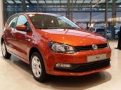 Giá xe Polo Hacthback màu cam, xe nhập. LH Hương: 0902.608.293 để xem xe tại showroom