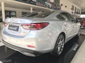 Bán xe Mazda 6 2.0 Premium Facelift đời 2017, màu bạc