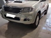 Bán Toyota Hilux 3.0 đời 2014, màu bạc, nhập khẩu chính hãng số sàn