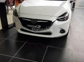 Cần bán Mazda 2 1.5 At đời 2017, màu trắng, giá 585tr