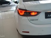 Bán ô tô Mazda 6 2.0 Premium 2.0L - đời 2018, màu trắng hot hot cho vay lên đến 85% giá trị xe