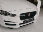 Bán xe Sedan hạng sang, bán Luxury Jaguar XF Prestige giá 2018 - Xe 2017 màu trắng, xe giá tốt- gọi 0918842662