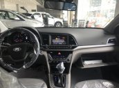 Bán xe Hyundai Elantra đời 2017, màu đỏ, giá chỉ 680 triệu