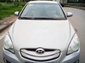 Cần bán Hyundai Verna 1.4 đời 2010, màu bạc, nhập khẩu số tự động