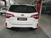 Bán Kia Sorento 2WD DAT 2017, màu trắng, giá 954tr