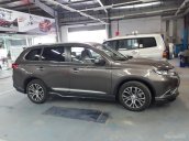 Cần bán Mitsubishi Outlander 2.4 CVT 2018, màu nâu