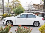 Cần bán gấp BMW 3 Series 320i 2015, màu trắng, nhập khẩu