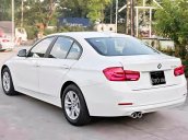 Cần bán gấp BMW 3 Series 320i 2015, màu trắng, nhập khẩu