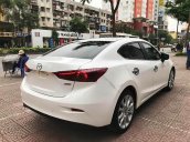 Bán Mazda 3 2.0 đời 2015, màu trắng còn mới