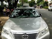 Cần bán lại xe Toyota Camry 2.5Q đời 2014, màu bạc chính chủ, giá 960tr