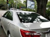 Cần bán lại xe Toyota Camry 2.5Q đời 2014, màu bạc chính chủ, giá 960tr