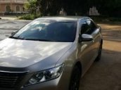 Bán xe Toyota Camry 2013, màu vàng cát