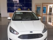 Bán xe Ford Focus Trend đời 2017, màu trắng giá cạnh tranh