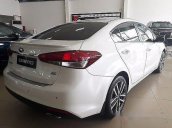 Bán xe Kia Cerato AT đời 2017, màu trắng