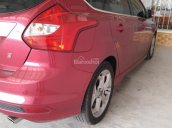 Cần bán Ford Focus đời 2014, màu đỏ