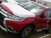 Bán xe Mitsubishi Outlander CVT 2 cầu đời 2017, màu đỏ, nhập khẩu nguyên chiếc từ Nhật