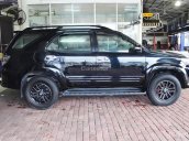 Cần bán lại xe Toyota Fortuner V đời 2013, màu đen, xe gia đình