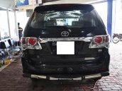 Cần bán lại xe Toyota Fortuner V đời 2013, màu đen, xe gia đình