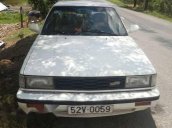 Cần bán lại xe Nissan Bluebird đời 1986, màu trắng 