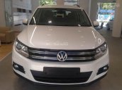 Bán xe Volkswagen Tiguan, màu trắng, nhập khẩu nguyên chiếc, tặng BHVC, Phim 3M. LH: 0931416628