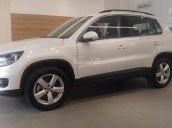 Bán xe Volkswagen Tiguan, màu trắng, nhập khẩu nguyên chiếc, tặng BHVC, Phim 3M. LH: 0931416628