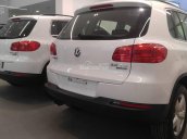 Bán xe Volkswagen Tiguan, màu trắng, nhập khẩu nguyên chiếc, tặng BHVC, Phim 3M. LH: 0931416628