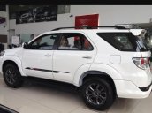 Cần bán xe Toyota Fortuner V đời 2015, màu trắng