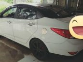 Cần bán xe Hyundai Accent đời 2015, màu trắng 