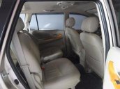 Cần bán lại xe Toyota Innova năm 2011, màu vàng số sàn