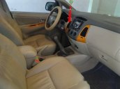 Cần bán lại xe Toyota Innova năm 2011, màu vàng số sàn