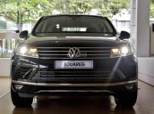 Dòng SUV nhập Đức Volkswagen Touareg 3.6 FSI, màu đen đời 2015, tặng BHVC+dán 3M, LH Hương: 0902.608.293