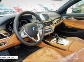 Bán xe BMW 730Li 2017, màu trắng, xe nhập, ưu đãi cực hấp dẫn, có xe giao ngay