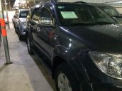 Bán xe cũ Toyota Fortuner 2.5G năm 2010, màu đen còn mới